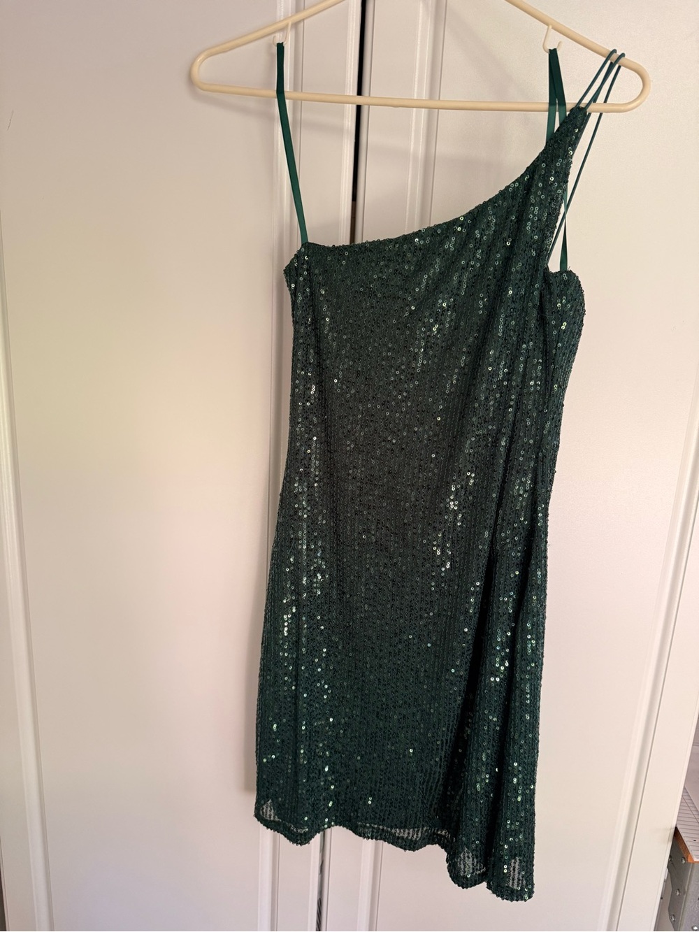 Sequined One-Shoulder Green Dress